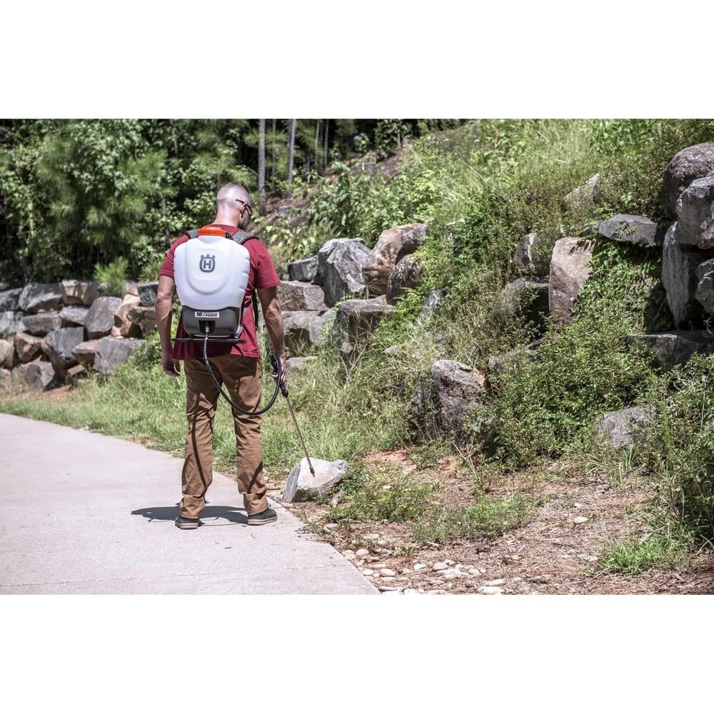 Husqvarna 4-Gallon Battery Backpack Sprayer, Garden Sprayer Runs on 18V Battery, No Pumping Required, Battery and Charger Included