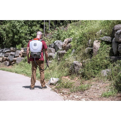 Husqvarna 4-Gallon Battery Backpack Sprayer, Garden Sprayer Runs on 18V Battery, No Pumping Required, Battery and Charger Included