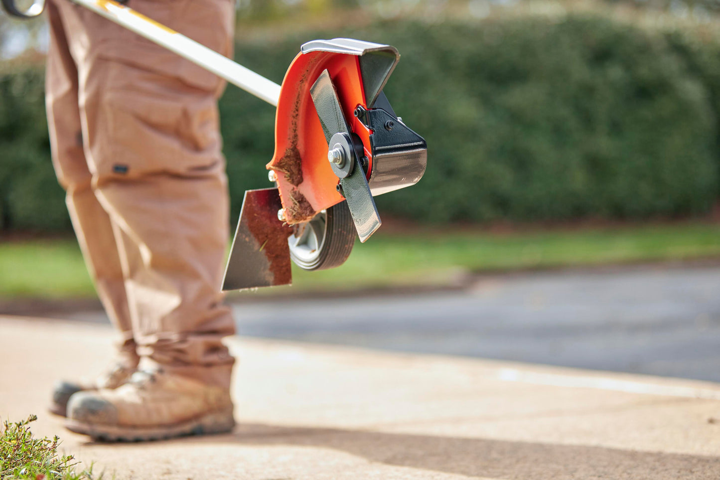 Husqvarna 525iES 40V Straight Shaft Battery Powered Edger, Battery and Charge Not Included