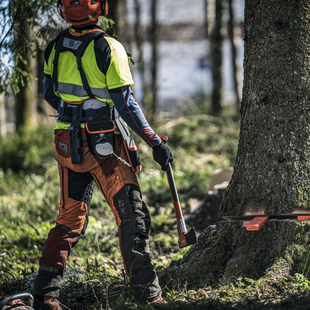 Husqvarna 8-Inch Chainsaw Felling Wedge, Chainsaw Safety Gear for Tree Felling and Bucking, Made with High-Impact ABS Plastic, Orange